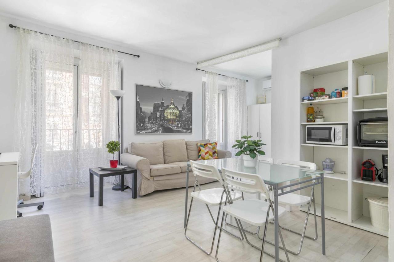 Acogedor Y Centrico Estudio Apartment Мадрид Екстериор снимка
