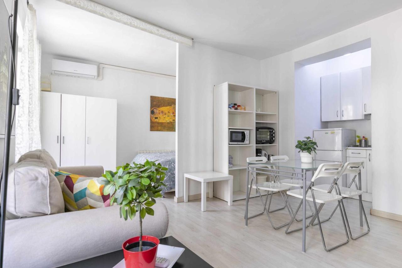 Acogedor Y Centrico Estudio Apartment Мадрид Екстериор снимка